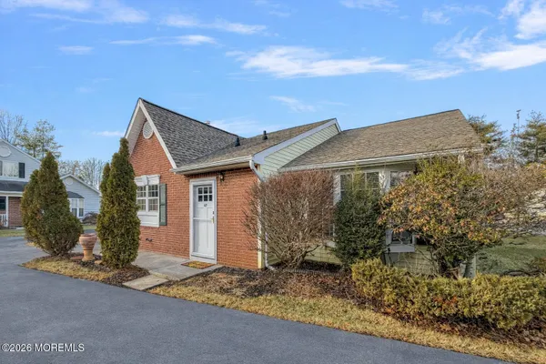 Property Slideshow image 3 of 29 | 47 carnaby close, Freehold, NJ, 07728