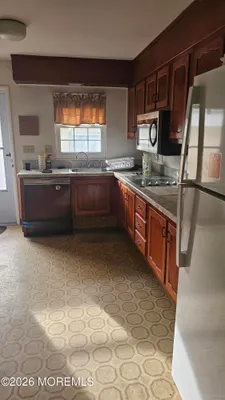 Property Slideshow image 3 of 6 | 35f cambridge ct, Lakewood, NJ, 08701