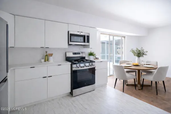 Property Slideshow image 2 of 11 | 72 haven dr # 500, Matawan, NJ, 07747