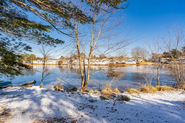 Property Slideshow image 3 of 42 | 96 bonaire dr, Toms River, NJ, 08757