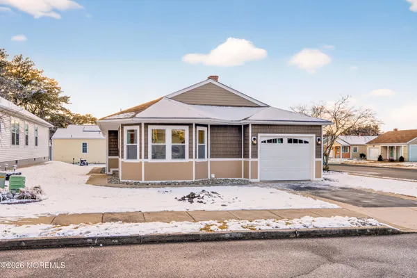 Property Slideshow image 3 of 35 | 199 canterbury ln, Toms River, NJ, 08757