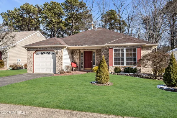 Property Slideshow image 3 of 39 | 94 sleepy hollow dr, Brick, NJ, 08724