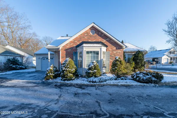 Property Slideshow image 2 of 19 | 95 farnworth close, Freehold, NJ, 07728