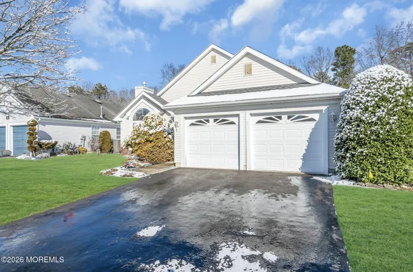 Property Slideshow image 2 of 33 | 72 rosewood dr, Lakewood, NJ, 08701