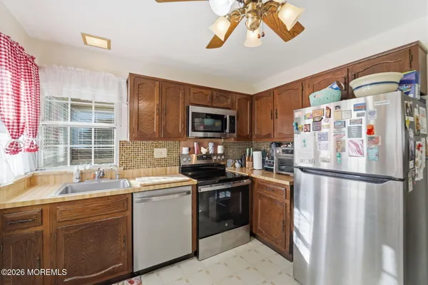 Property Slideshow image 2 of 20 | 7 woodstock ln, Manchester, NJ, 08759