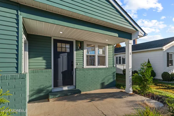 Property Slideshow image 2 of 17 | 5 purnell st, Toms River, NJ, 08757