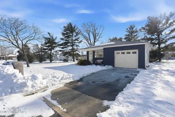 Property Slideshow image 3 of 43 | 211 harrington dr, Toms River, NJ, 08757