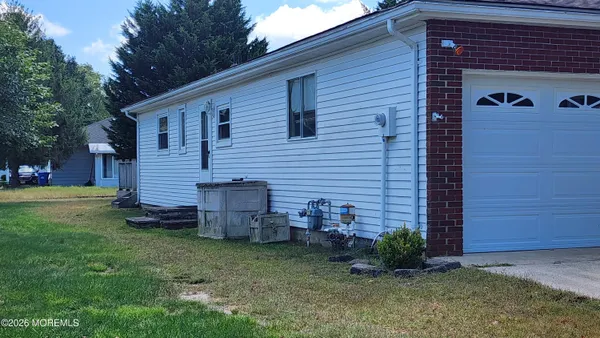 Property Slideshow image 3 of 25 | 151 guadeloupe dr, Toms River, NJ, 08757