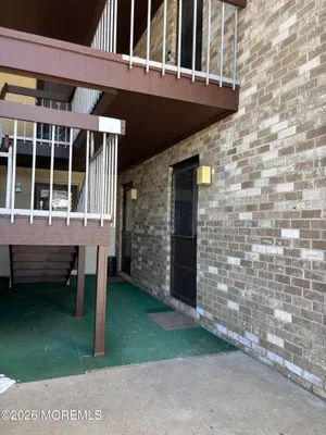 Property Slideshow image 2 of 29 | 142 cross slope ct e, Manalapan, NJ, 07726