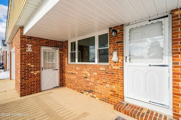 Property Slideshow image 3 of 64 | 419 costa mesa dr, Toms River, NJ, 08757