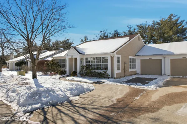 Property Slideshow image 2 of 56 | 1152a thornbury ln, Manchester, NJ, 08759