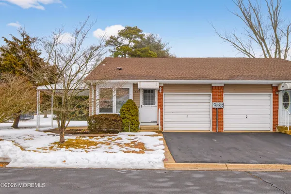 Property Slideshow image 2 of 25 | 9 potomac ln a, Whiting, NJ, 08759