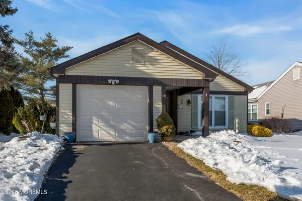 Property Slideshow image 2 of 41 | 16 harrogate ln, Manchester, NJ, 08759