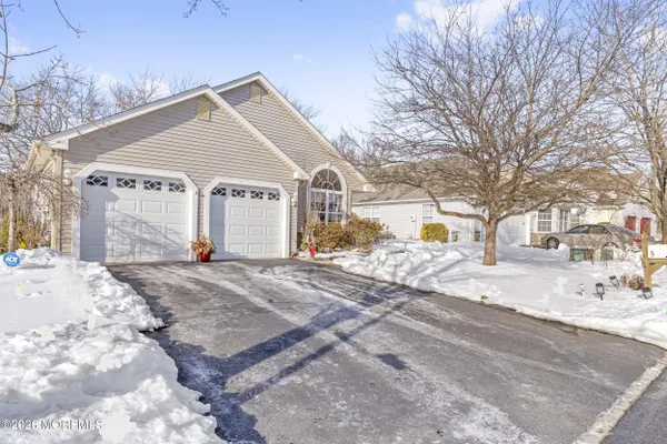 Property Slideshow image 3 of 62 | 9 pine valley rd, Lakewood, NJ, 08701