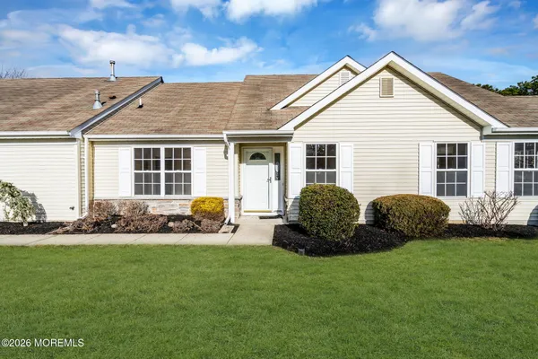 Property Slideshow image 2 of 31 | 16 rosewood ct, Lakewood, NJ, 08701