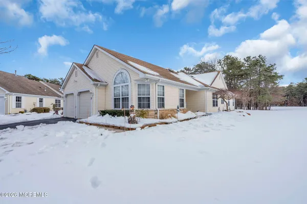 Property Slideshow image 3 of 23 | 18 rosewood ct, Lakewood, NJ, 08701