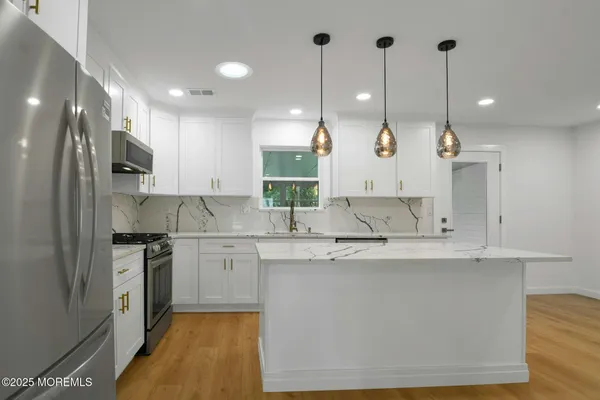 Property Slideshow image 3 of 22 | 11 twyford ln, Manchester, NJ, 08759