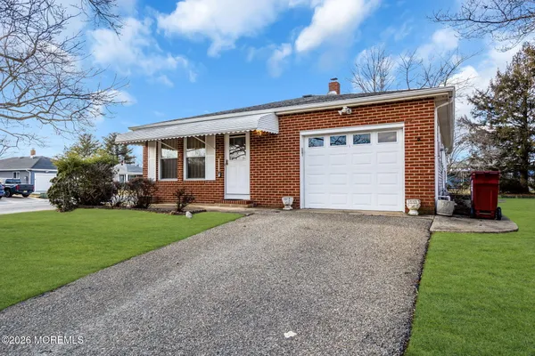 Property Slideshow image 2 of 25 | 1 spanish wells st, Toms River, NJ, 08757