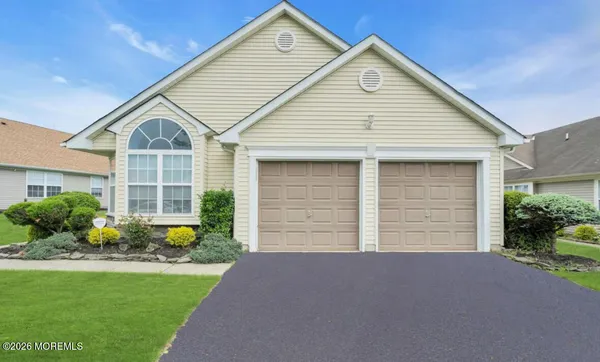 Property Slideshow image 2 of 10 | 2927 rock hill ln, Toms River, NJ, 08755