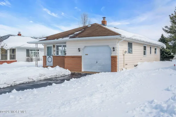 Property Slideshow image 2 of 32 | 62 scarborough pl, Toms River, NJ, 08757