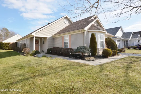 Property Slideshow image 3 of 38 | 3253 flagstone ct, Toms River, NJ, 08755