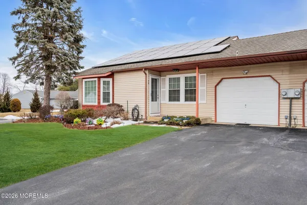 Property Slideshow image 3 of 18 | 7 amherst rd a, Whiting, NJ, 08759