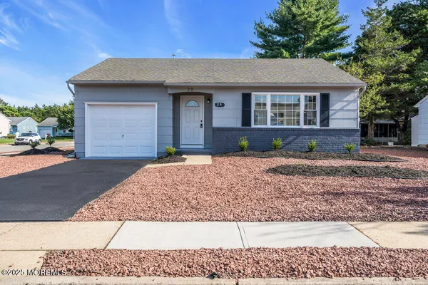 Property Slideshow image 2 of 23 | 29 carlisle rd, Toms River, NJ, 08757