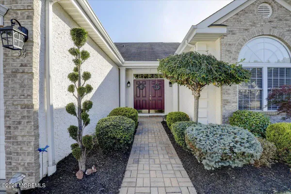 Property Slideshow image 3 of 47 | 34 spyglass dr, Jackson, NJ, 08527