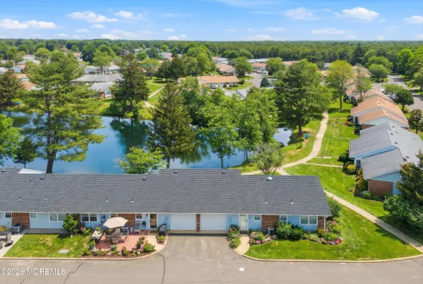 Property Slideshow image 2 of 30 | 1190b clydebank ct, Lakewood, NJ, 08701