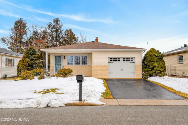 Property Slideshow image 2 of 31 | 241 charlotteville dr, Toms River, NJ, 08757