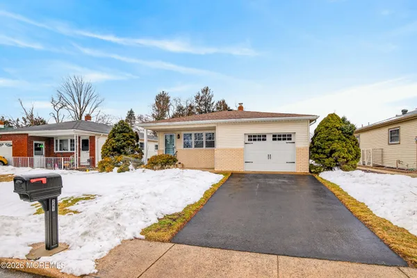 Property Slideshow image 3 of 31 | 241 charlotteville dr, Toms River, NJ, 08757