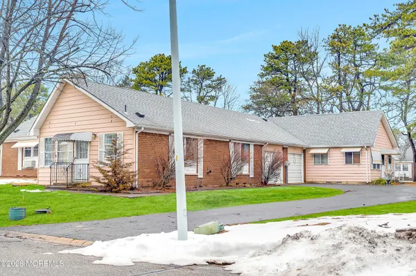 Property Slideshow image 2 of 20 | 8b flintlock ln, Whiting, NJ, 08759