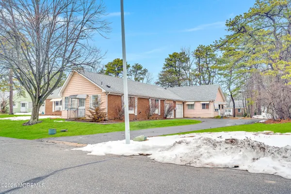 Property Slideshow image 3 of 20 | 8b flintlock ln, Whiting, NJ, 08759