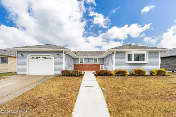 Property Slideshow image 2 of 51 | 4 ravenna ct, Toms River, NJ, 08757