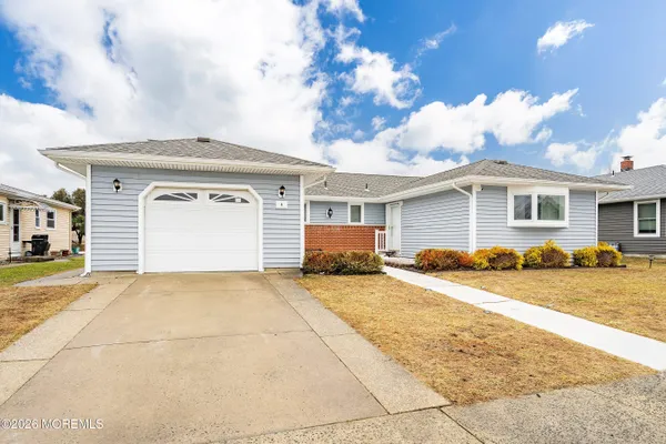 Property Slideshow image 3 of 51 | 4 ravenna ct, Toms River, NJ, 08757