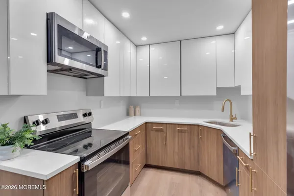 Property Slideshow image 2 of 19 | 842e inverness ct e, Lakewood, NJ, 08701