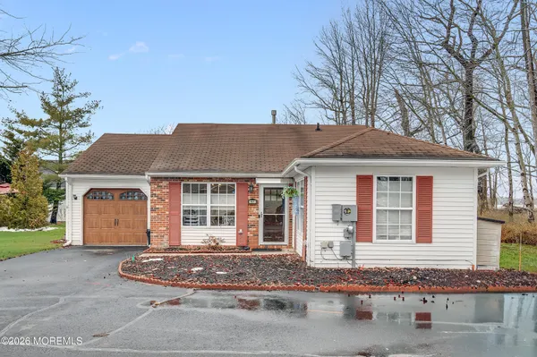 Property Slideshow image 2 of 25 | 67 farnworth close 1000, Freehold, NJ, 07728