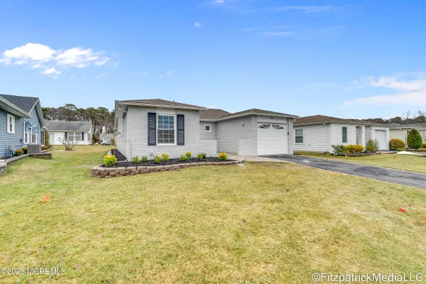 Property Slideshow image 2 of 30 | 10 vernon ct, Brick, NJ, 08724