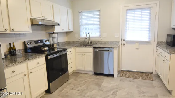 Property Slideshow image 3 of 12 | 34a cambridge cir, Mantoloking, NJ, 08738