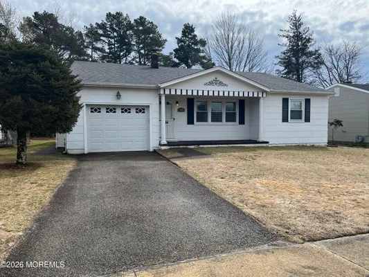 Property Slideshow image 2 of 46 | 103 edgewater ct, Toms River, NJ, 08757