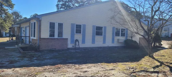 Property Slideshow image 2 of 34 | 2b deerfield dr 52, Whiting, NJ, 08759