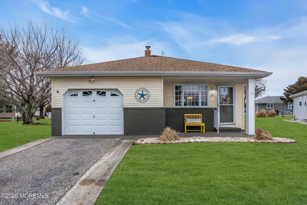 Property Slideshow image 2 of 22 | 16 san juan ct, Toms River, NJ, 08757