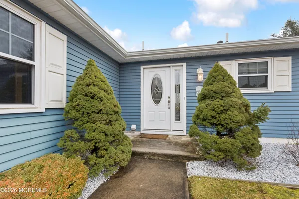 Property Slideshow image 2 of 25 | 20 elkton ct, Toms River, NJ, 08757