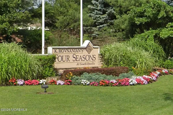 Property Slideshow image 2 of 8 | 83 huntington dr, Jackson, NJ, 08527