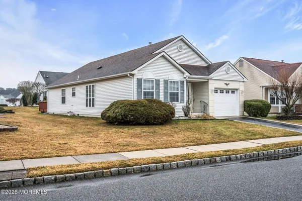 Property Slideshow image 3 of 36 | 148 chesterfield ln, Toms River, NJ, 08757