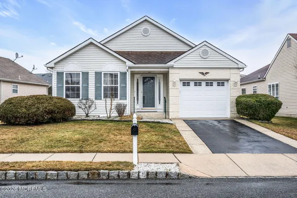 Property Slideshow image 2 of 36 | 148 chesterfield ln, Toms River, NJ, 08757