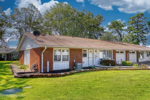 Property Slideshow image 3 of 18 | 991b argyll cir, Lakewood, NJ, 08701