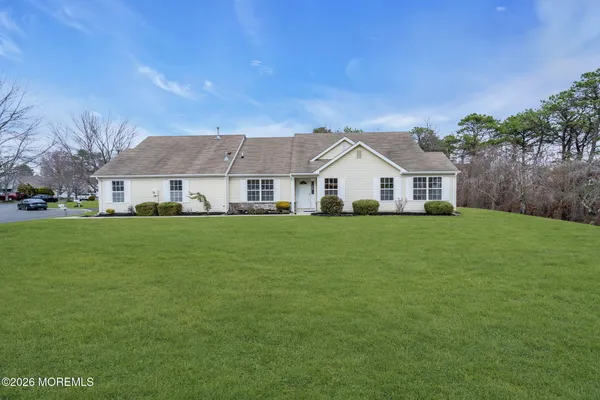 Property Slideshow image 2 of 54 | 16 rosewood ct, Lakewood, NJ, 08701