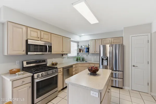 Property Slideshow image 3 of 37 | 2570 little pine ct, Toms River, NJ, 08755