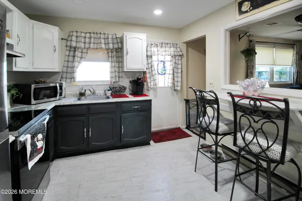 Property Slideshow image 2 of 17 | 74b yorktowne pkwy, Whiting, NJ, 08759